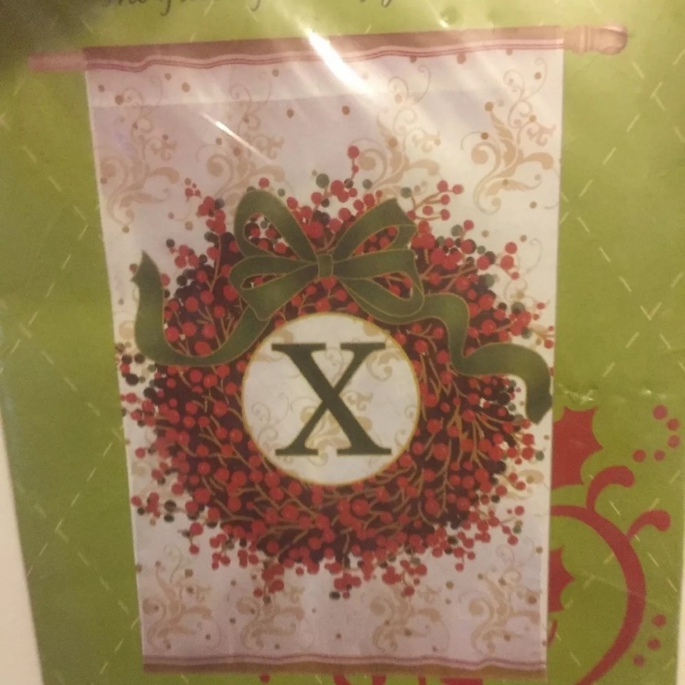 HOLIDAY FLAG  29 X 43  LETTER X CHRISTMAS WREATH